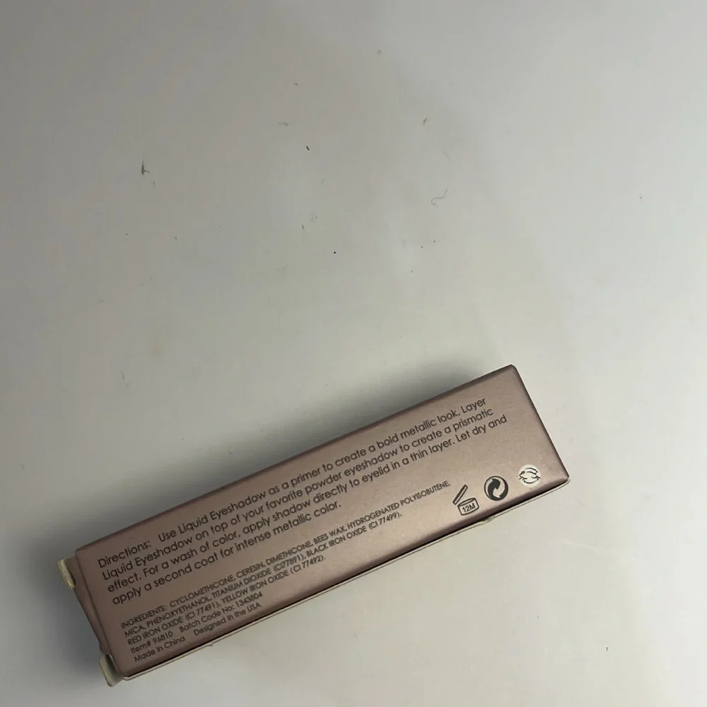 Manna Kadar Liquid Eyeshadow – Cosmic | Shimmering Long-Wear Eye Color